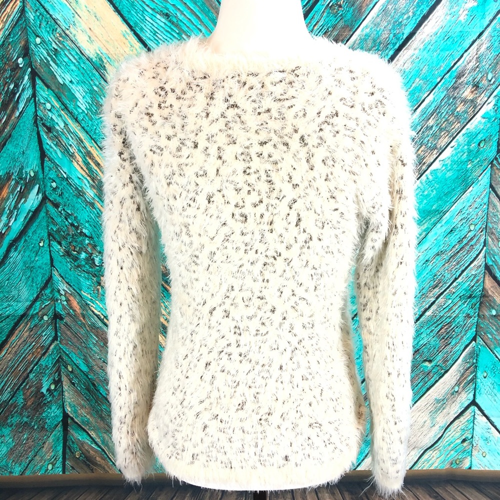Copper Key Sweater - Picture 5 of 6